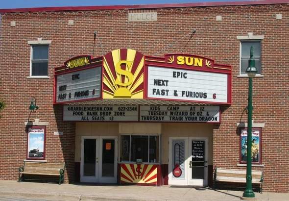 Sun Theatre - From Lansing State Journal